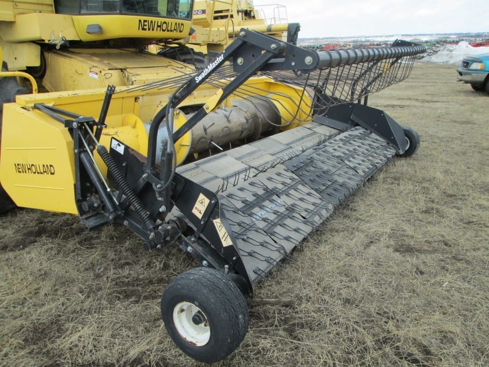 PMH-Y HEADER W/14FT SWATHMASTER PICK-UP